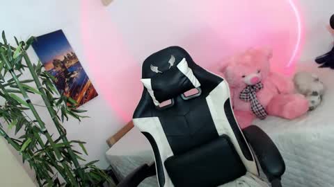 Snapshot of sweet_lady14 chatting on March 11, 2025, 11:44 am sweet_lady14 online show from March 11, 2025, 11:44 am