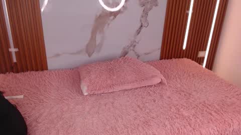 Snapshot of sweet_lee2 chatting on October 18, 2025, 1:56 pm carollay online show from October 18, 2025, 1:56 pm