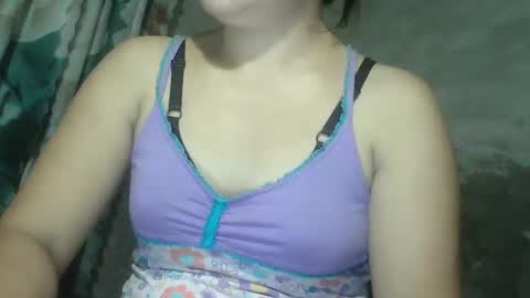 Snapshot of sweet_lily0613 chatting on February 7, 2025, 11:01 am sweet_lily0613 online show from February 7, 2025, 11:01 am