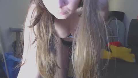 Snapshot of sweet_martinique chatting on November 26, 2025, 6:25 am TexasPAWG101 online show from November 26, 2025, 6:25 am