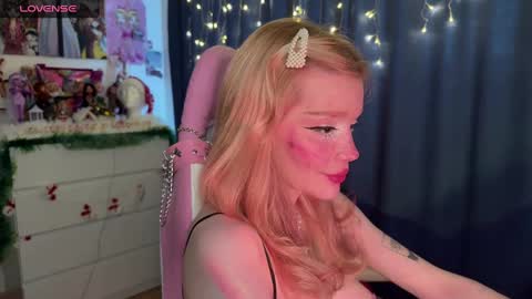 Snapshot of sweet_melissa133 chatting on December 21, 2024, 12:06 pm Melissa. Join me on Fansly link in social medias online show from December 21, 2024, 12:06 pm