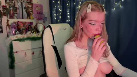 Snapshot of sweet_melissa133 chatting on December 31, 2024, 9:39 pm Melissa. Join me on Fansly link in social medias online show from December 31, 2024, 9:39 pm