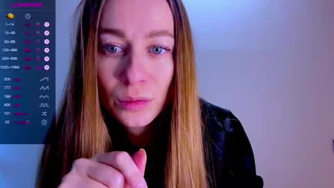 Mia online show from November 1, 2025, 11:56 am