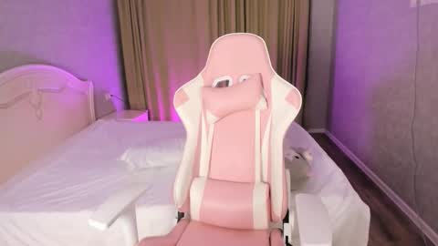 Mikasa online show from November 6, 2025, 12:28 pm