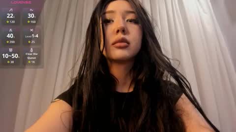 Mikasa online show from December 4, 2025, 5:21 pm