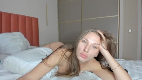 Snapshot of sweet_miss381 chatting on December 29, 2024, 11:07 am Sofi online show from December 29, 2024, 11:07 am