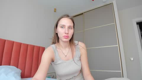 Snapshot of sweet_miss381 chatting on January 2, 2025, 6:18 am Sofi online show from January 2, 2025, 6:18 am