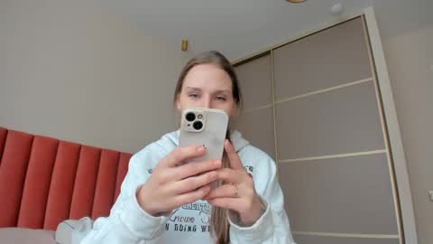 Snapshot of sweet_miss381 chatting on March 11, 2025, 6:43 am Sofi online show from March 11, 2025, 6:43 am