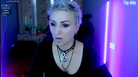 Snapshot of sweet_n_strong chatting on November 1, 2025, 8:05 am sweet_n_strong online show from November 1, 2025, 8:05 am