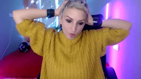 Snapshot of sweet_n_strong chatting on November 9, 2025, 8:45 am sweet_n_strong online show from November 9, 2025, 8:45 am