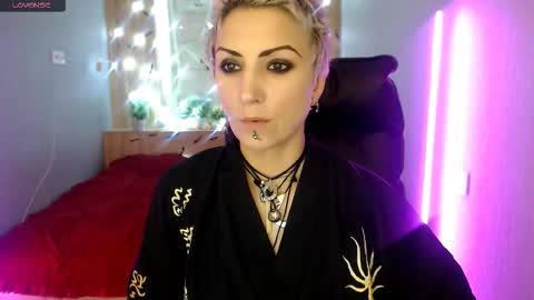 Snapshot of sweet_n_strong chatting on November 18, 2025, 1:04 pm sweet_n_strong online show from November 18, 2025, 1:04 pm