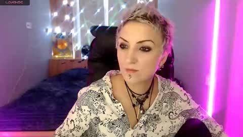 Snapshot of sweet_n_strong chatting on November 21, 2025, 7:40 am sweet_n_strong online show from November 21, 2025, 7:40 am