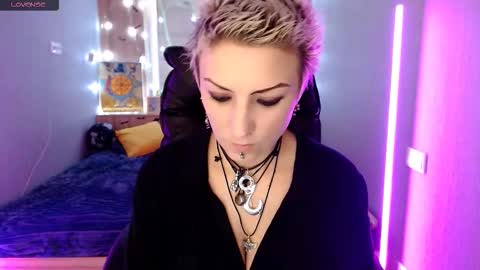 Snapshot of sweet_n_strong chatting on November 23, 2025, 6:57 am sweet_n_strong online show from November 23, 2025, 6:57 am