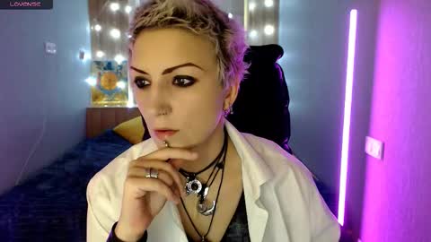 Snapshot of sweet_n_strong chatting on November 24, 2025, 7:19 am sweet_n_strong online show from November 24, 2025, 7:19 am