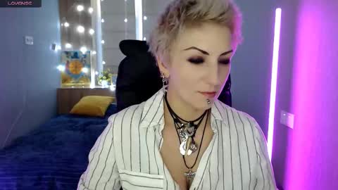 Snapshot of sweet_n_strong chatting on December 3, 2025, 7:05 am sweet_n_strong online show from December 3, 2025, 7:05 am