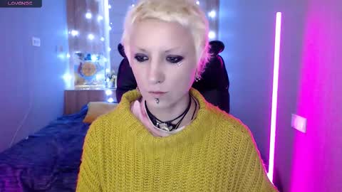 Snapshot of sweet_n_strong chatting on December 14, 2025, 8:30 am sweet_n_strong online show from December 14, 2025, 8:30 am