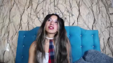 Snapshot of sweet_skylove_ chatting on January 4, 2025, 4:11 pm Adriana online show from January 4, 2025, 4:11 pm