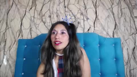 Snapshot of sweet_skylove_ chatting on January 4, 2025, 7:13 pm Adriana online show from January 4, 2025, 7:13 pm