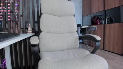 Snapshot of sweet_sonechka chatting on February 18, 2025, 11:33 am sweet_sonechka online show from February 18, 2025, 11:33 am