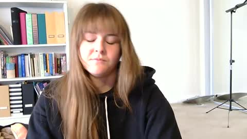 Snapshot of sweet_truffle chatting on January 23, 2025, 4:48 pm Heidi Brenner - Please check bio for schedule FAQ online show from January 23, 2025, 4:48 pm