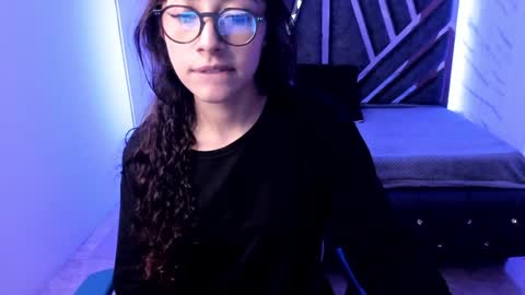 Snapshot of sweet_venus4 chatting on January 8, 2025, 6:31 pm sweet_venus4 online show from January 8, 2025, 6:31 pm