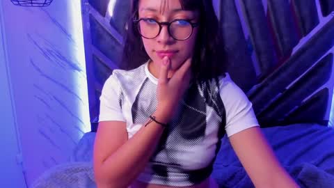 Snapshot of sweet_venus4 chatting on January 14, 2025, 12:33 am sweet_venus4 online show from January 14, 2025, 12:33 am