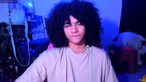 Steven independent model online show from February 25, 2025, 4:03 am