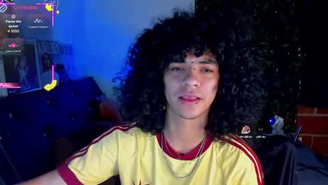 Steven independent model online show from November 27, 2025, 11:29 pm