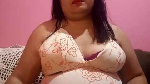 Snapshot of sweetapple808216 chatting on December 25, 2024, 3:50 am sweetapple808216 online show from December 25, 2024, 3:50 am