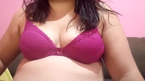 Snapshot of sweetapple808216 chatting on December 25, 2024, 3:06 pm sweetapple808216 online show from December 25, 2024, 3:06 pm