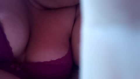 Snapshot of sweetapple808216 chatting on March 8, 2025, 10:32 am sweetapple808216 online show from March 8, 2025, 10:32 am