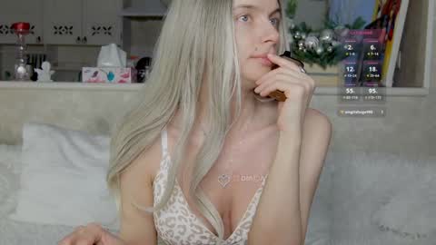 Snapshot of sweetbabyxx2021 chatting on December 15, 2024, 4:29 am sweetbabyxx2021 online show from December 15, 2024, 4:29 am