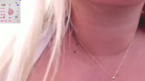 Snapshot of sweetbambi19 chatting on March 11, 2025, 8:41 am Andrea online show from March 11, 2025, 8:41 am