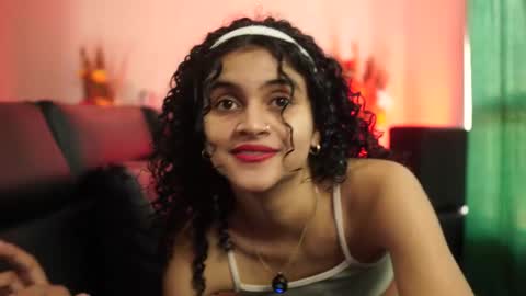 Snapshot of sweetbonii chatting on September 15, 2025, 6:52 pm Salom independent model online show from September 15, 2025, 6:52 pm