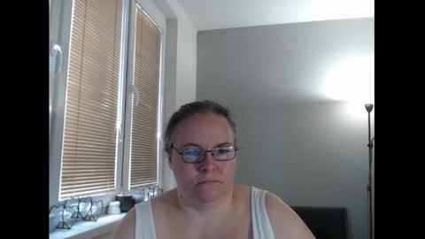 Sweetboobs85h online show from October 9, 2025, 8:23 am