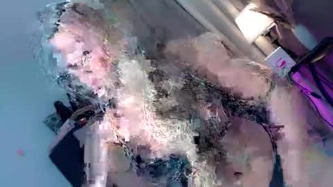 Candy online show from November 15, 2025, 8:49 pm