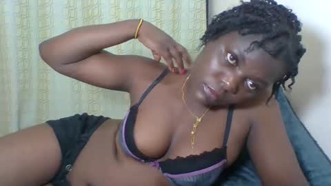 Snapshot of sweetdarkskin chatting on January 14, 2025, 8:48 pm CLARIS online show from January 14, 2025, 8:48 pm