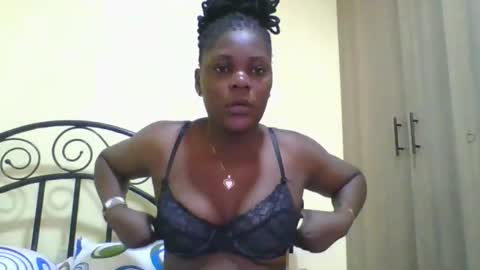 Snapshot of sweetdarkskin chatting on October 19, 2025, 10:38 am CLARIS online show from October 19, 2025, 10:38 am