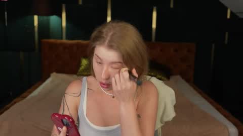 Amelia online show from September 26, 2025, 7:12 am