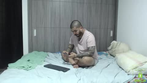 Snapshot of sweetdesires_ chatting on February 11, 2025, 12:06 am online show from February 11, 2025, 12:06 am