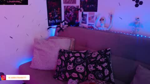 Snapshot of sweetdevil631 chatting on October 24, 2025, 3:30 pm Abril online show from October 24, 2025, 3:30 pm