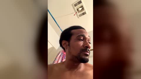 sweetdwillie2025 online show from December 19, 2025, 9:49 am