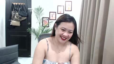 Snapshot of sweetestsmile_ chatting on January 17, 2025, 5:53 am Khaye online show from January 17, 2025, 5:53 am