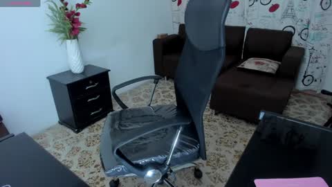 Snapshot of sweetfabianaxl chatting on December 17, 2024, 7:15 pm Fabiana online show from December 17, 2024, 7:15 pm