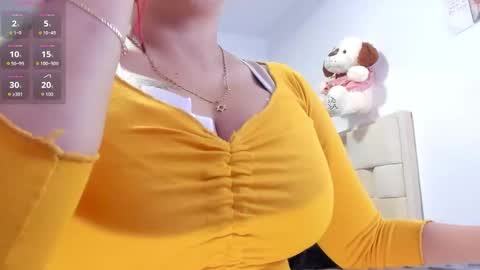 Snapshot of sweetfabianaxl chatting on October 9, 2025, 8:40 pm Fabiana online show from October 9, 2025, 8:40 pm