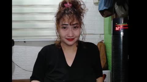 Snapshot of sweetgemini23 chatting on November 18, 2025, 2:54 pm Jean online show from November 18, 2025, 2:54 pm