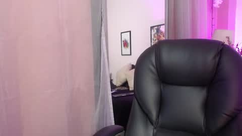  Sweet online show from October 8, 2025, 11:19 am