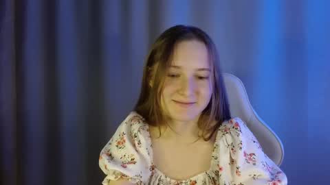 Annie online show from November 28, 2025, 7:49 pm