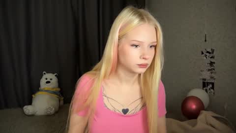 sweetie Lisa3 online show from December 24, 2024, 3:38 am