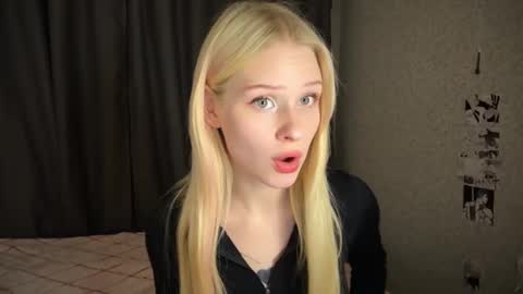 sweetie Lisa3 online show from January 3, 2025, 2:30 pm